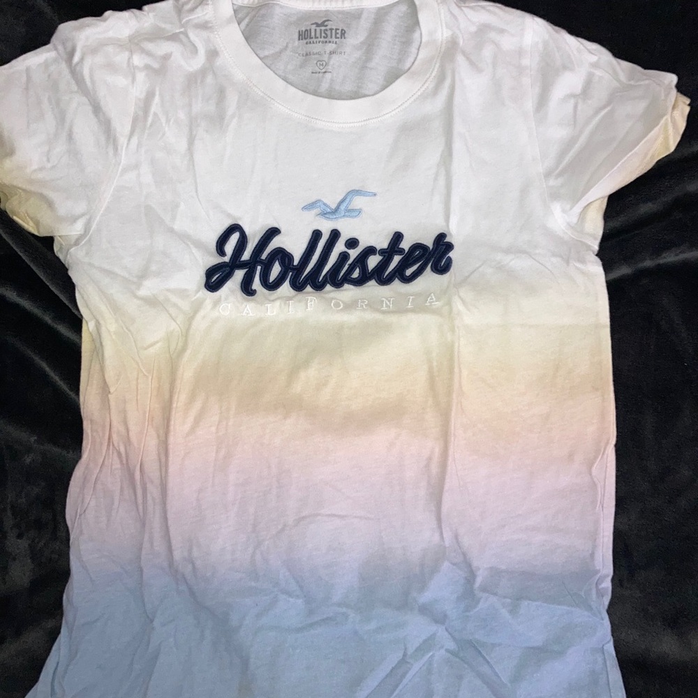 Hollis yet 2 t shirts